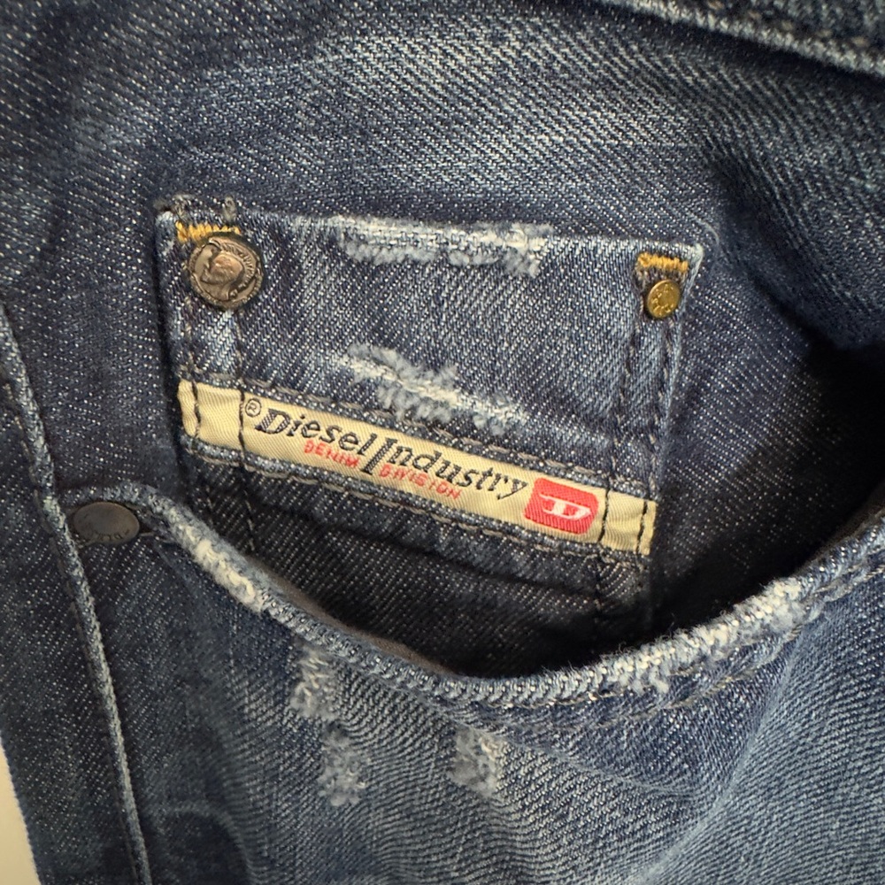 Diesel Trucker Distressed Jeans W30 L32 Dark Wash - Picture 5 of 7